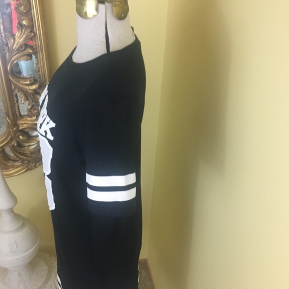 Divided by H & M black New York dress size 2 - Picture 2 of 3